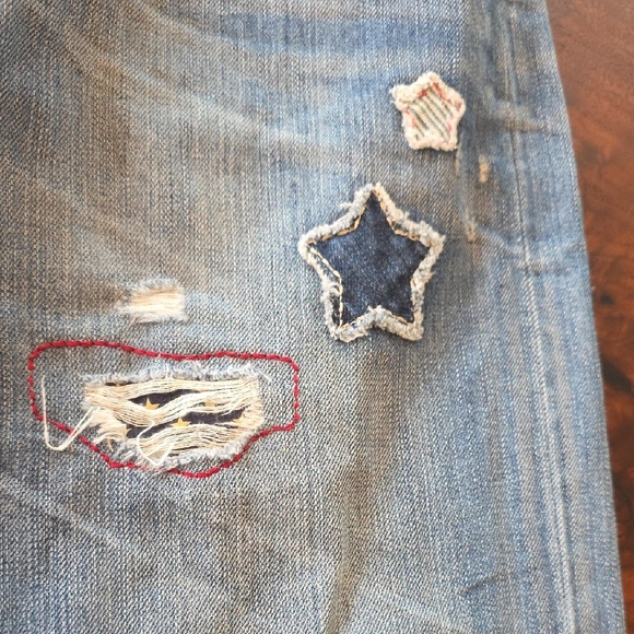 Lucky Brand Distressed Blue Jeans❤️🤍💙 - Picture 3 of 10